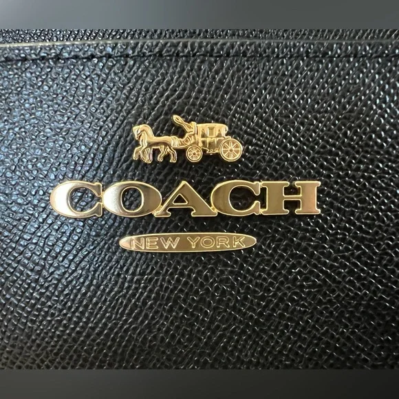 Coach Addison Tote - black crossgrain leather - Picture 16 of 16